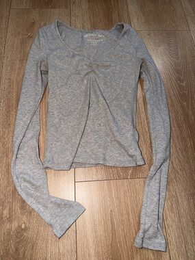 Aeropostale Gray Long Sleeve Scoop Neck Ribbed Top
